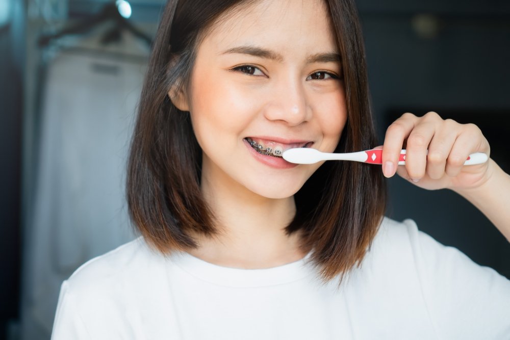 Brushing Teeth With Braces | Shinagawa Dental Blog